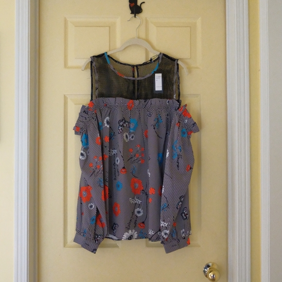 NWT Vertigo Women's Blouse (Large) - Picture 5 of 6